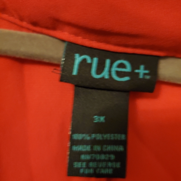 Gorgeous red blouse - Picture 4 of 4